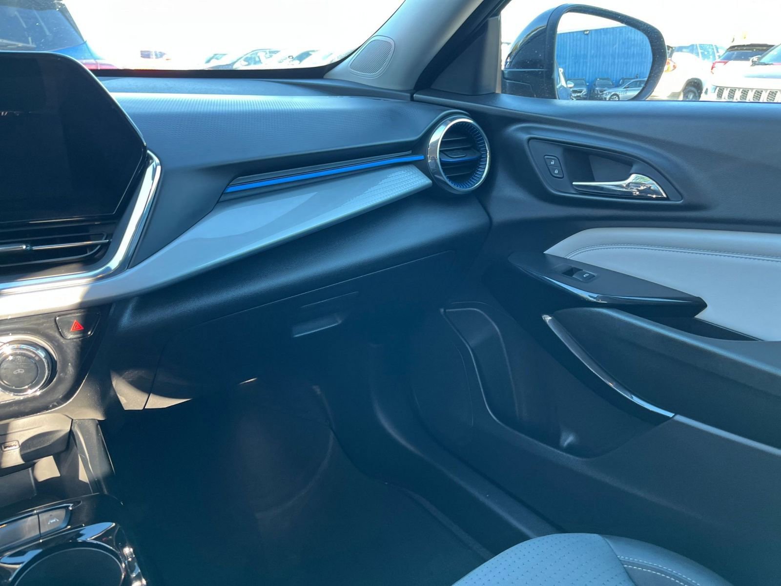 Thumbnail: 2025 Chevrolet Trax - 34