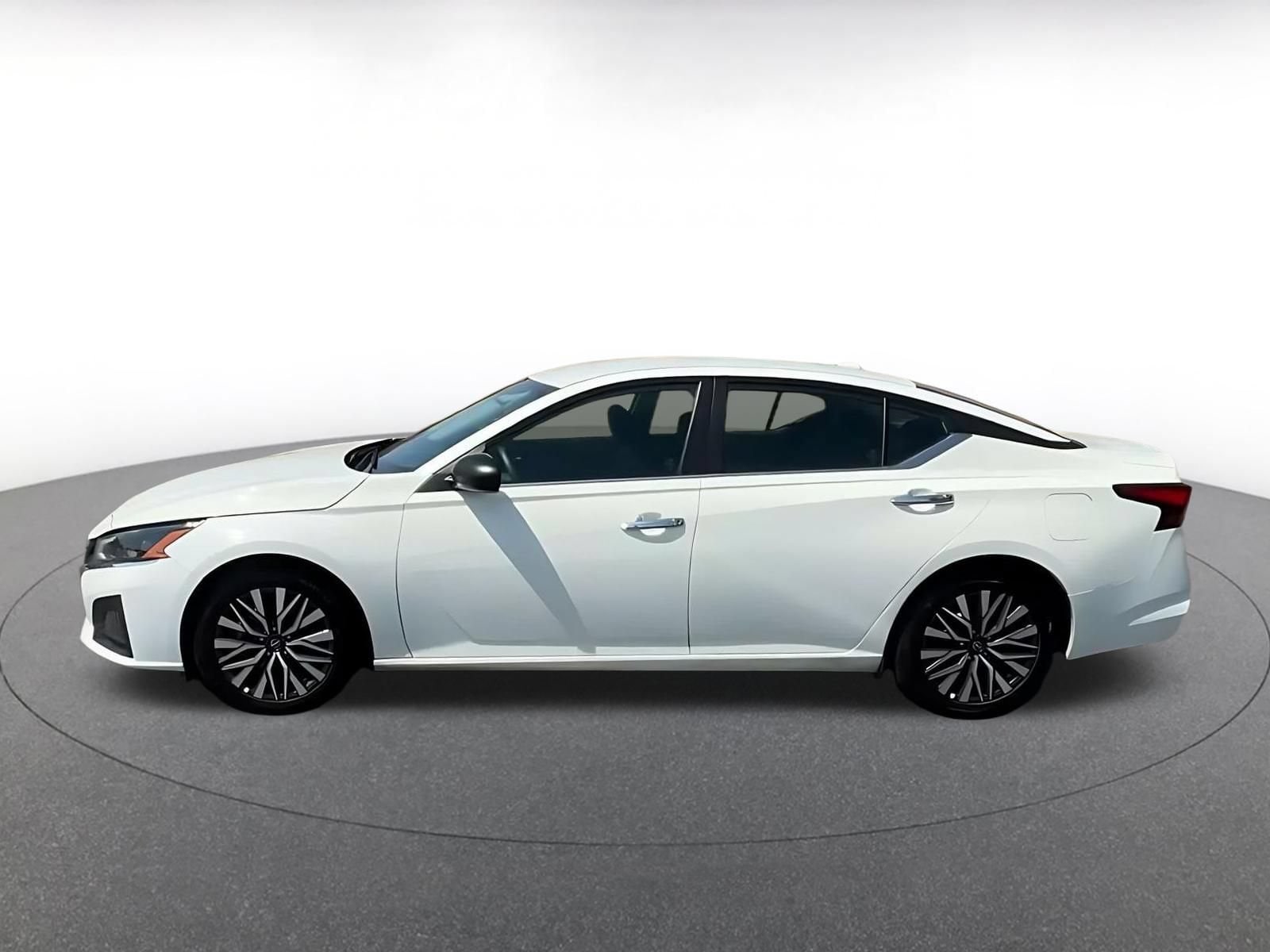 Thumbnail: 2025 Nissan Altima - 8