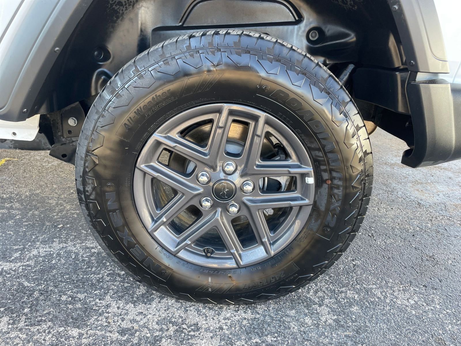 Thumbnail: 2025 Jeep Wrangler - 29