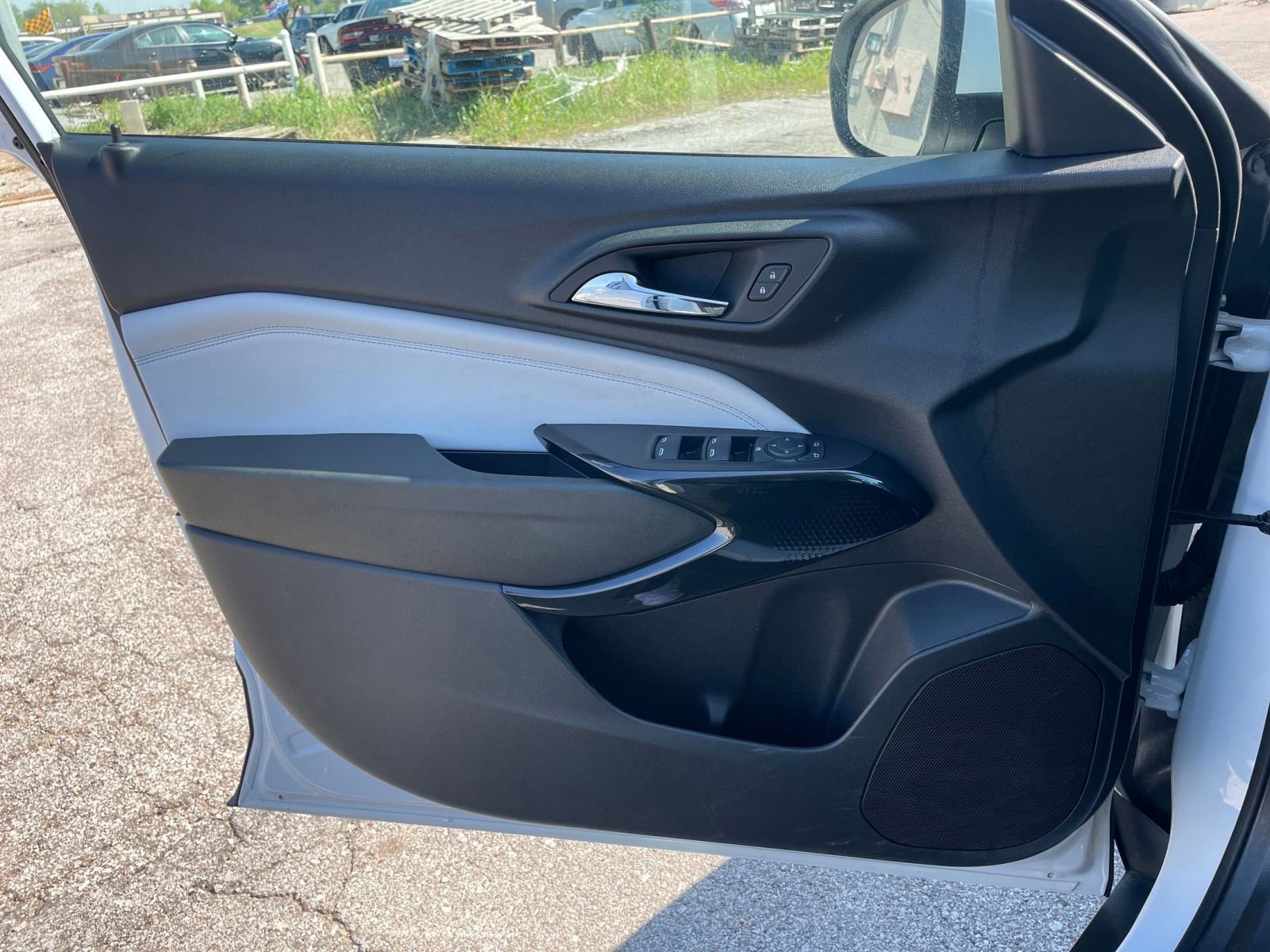 Thumbnail: 2025 Chevrolet Trax - 18