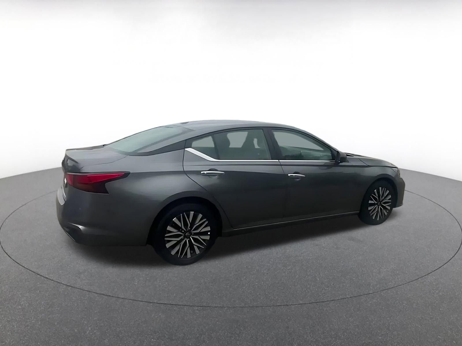 Thumbnail: 2025 Nissan Altima - 15