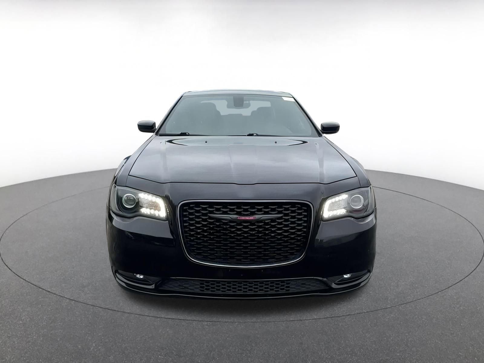 Thumbnail: 2022 Chrysler 300 - 5