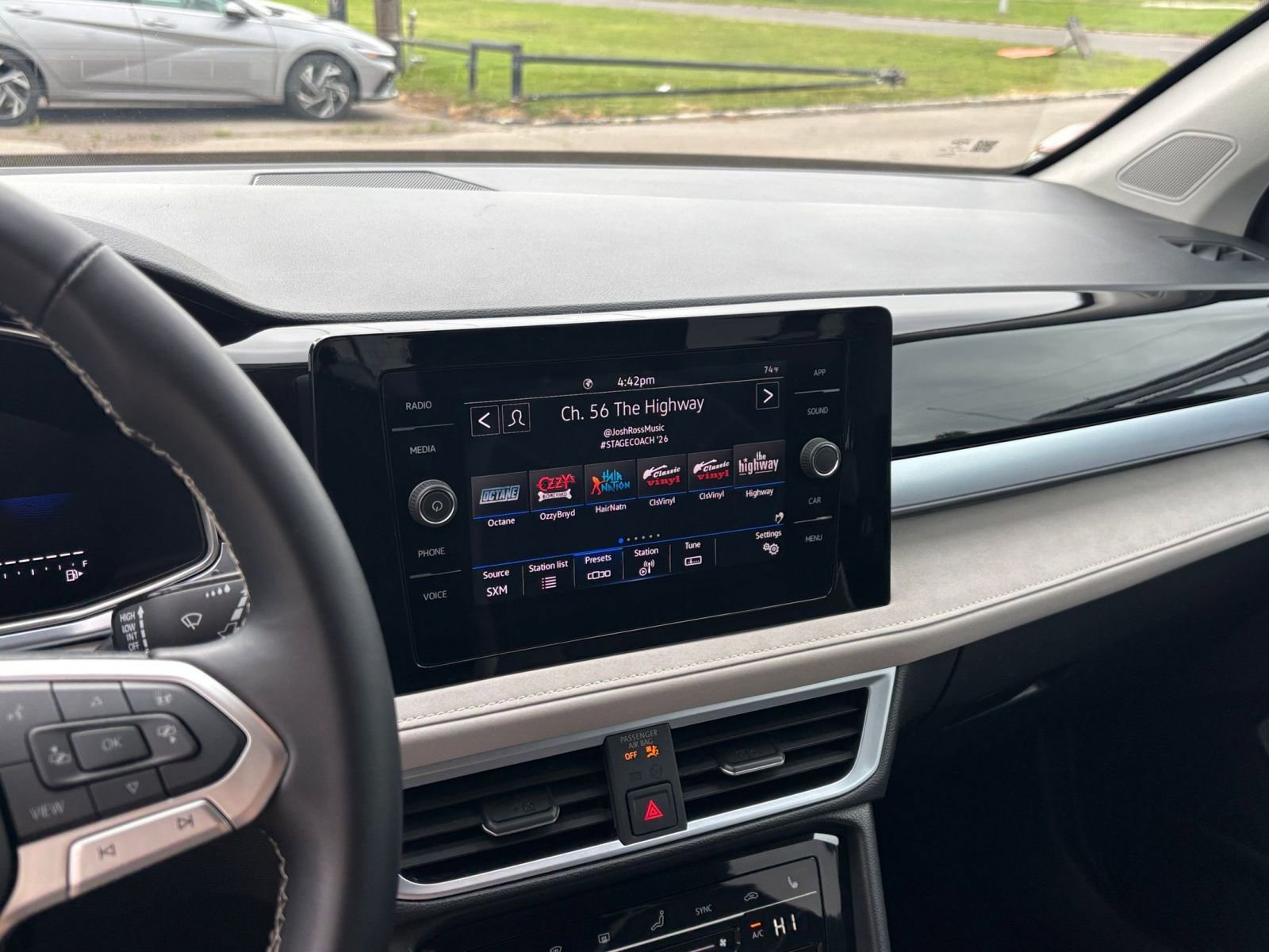 Thumbnail: 2025 Volkswagen Taos - 20