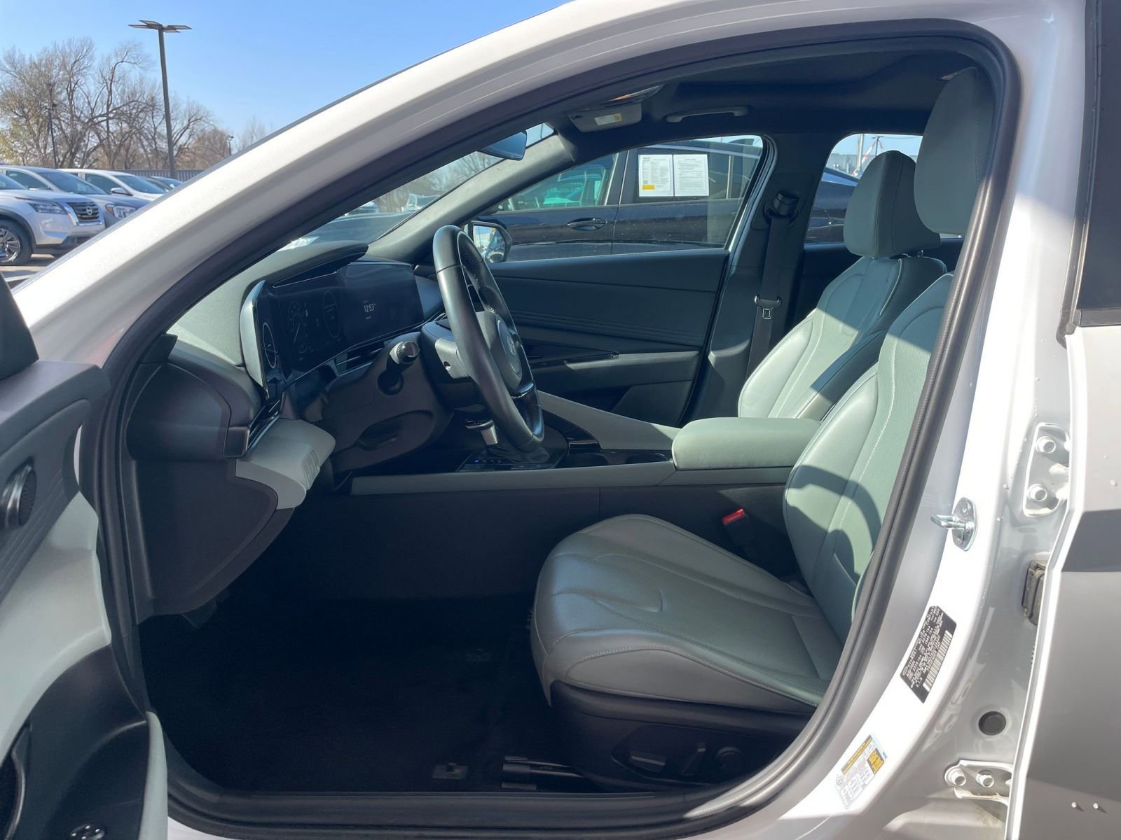 Thumbnail: 2025 Hyundai Elantra - 25