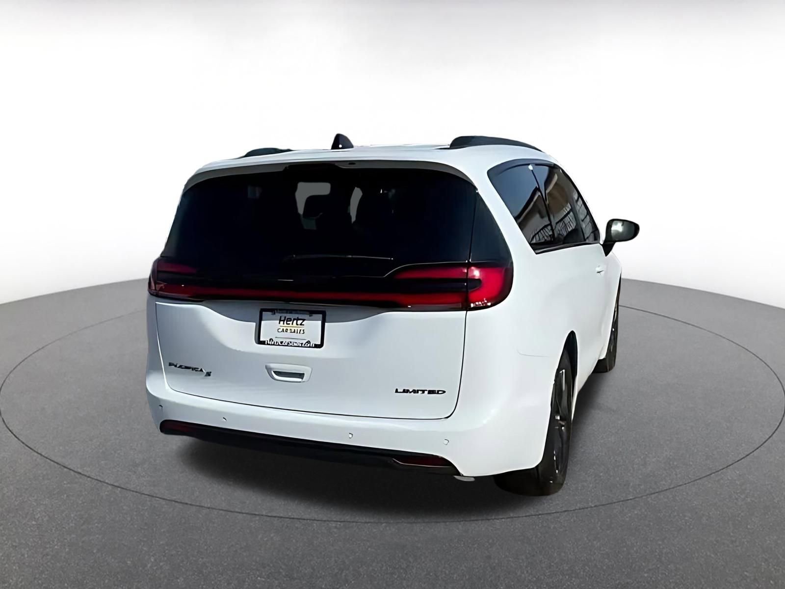 Thumbnail: 2025 Chrysler Pacifica - 14