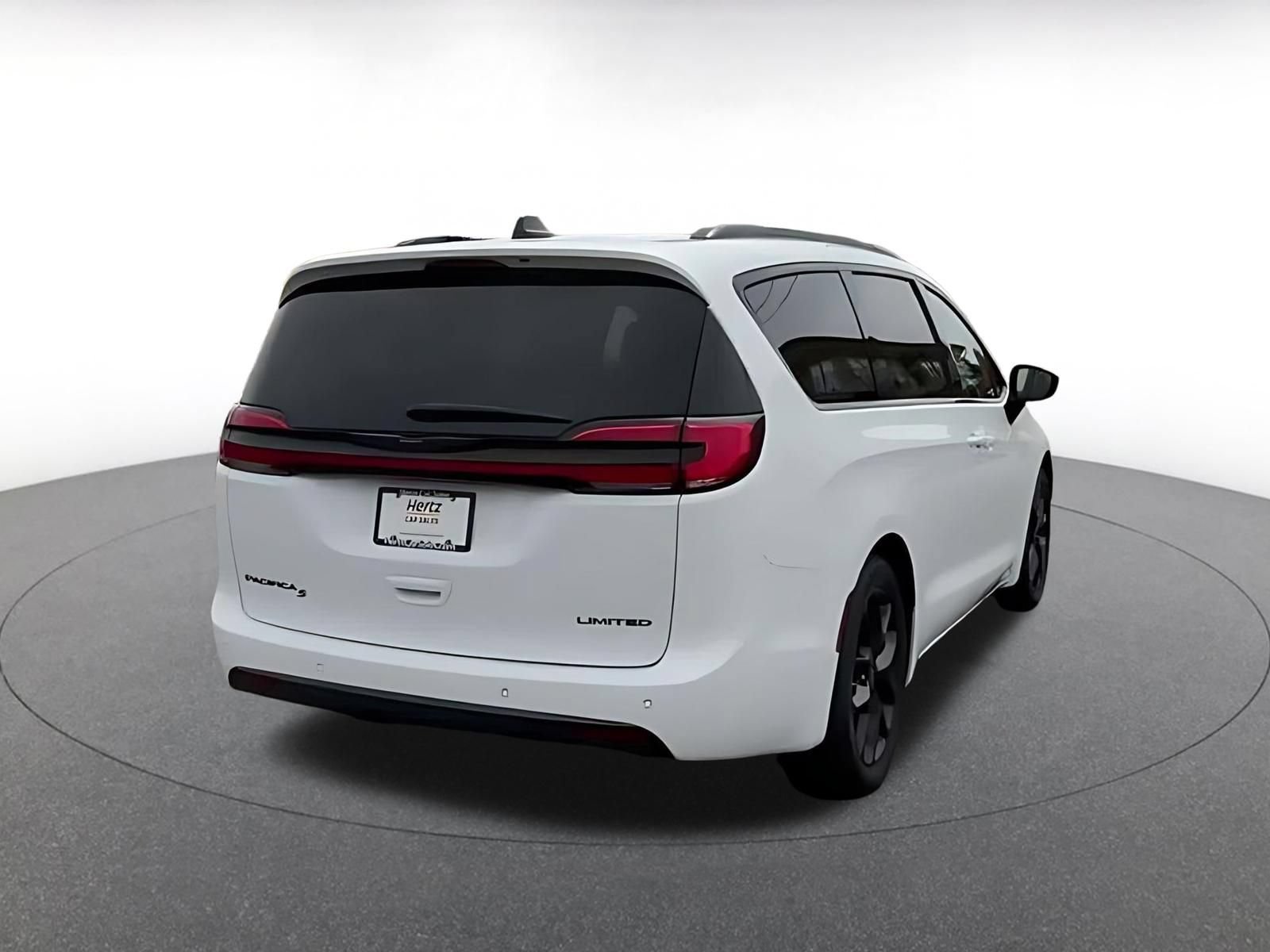 Thumbnail: 2025 Chrysler Pacifica - 12