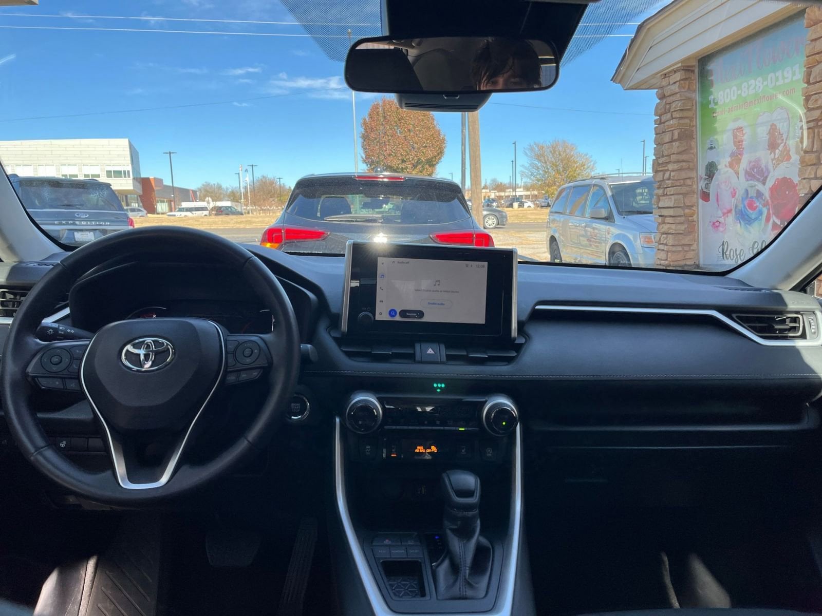 Thumbnail: 2025 Toyota RAV4 - 33