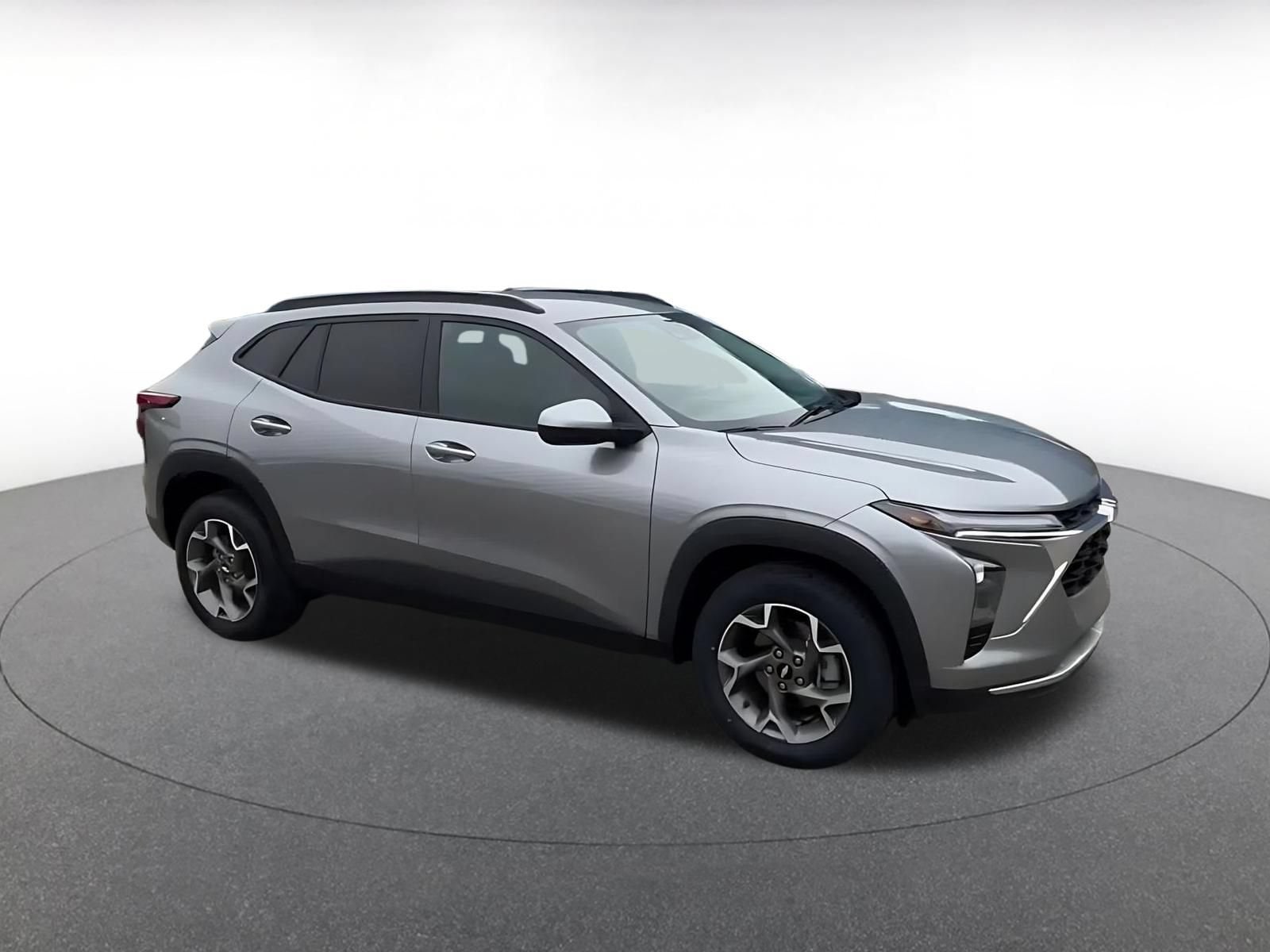 Thumbnail: 2025 Chevrolet Trax - 2