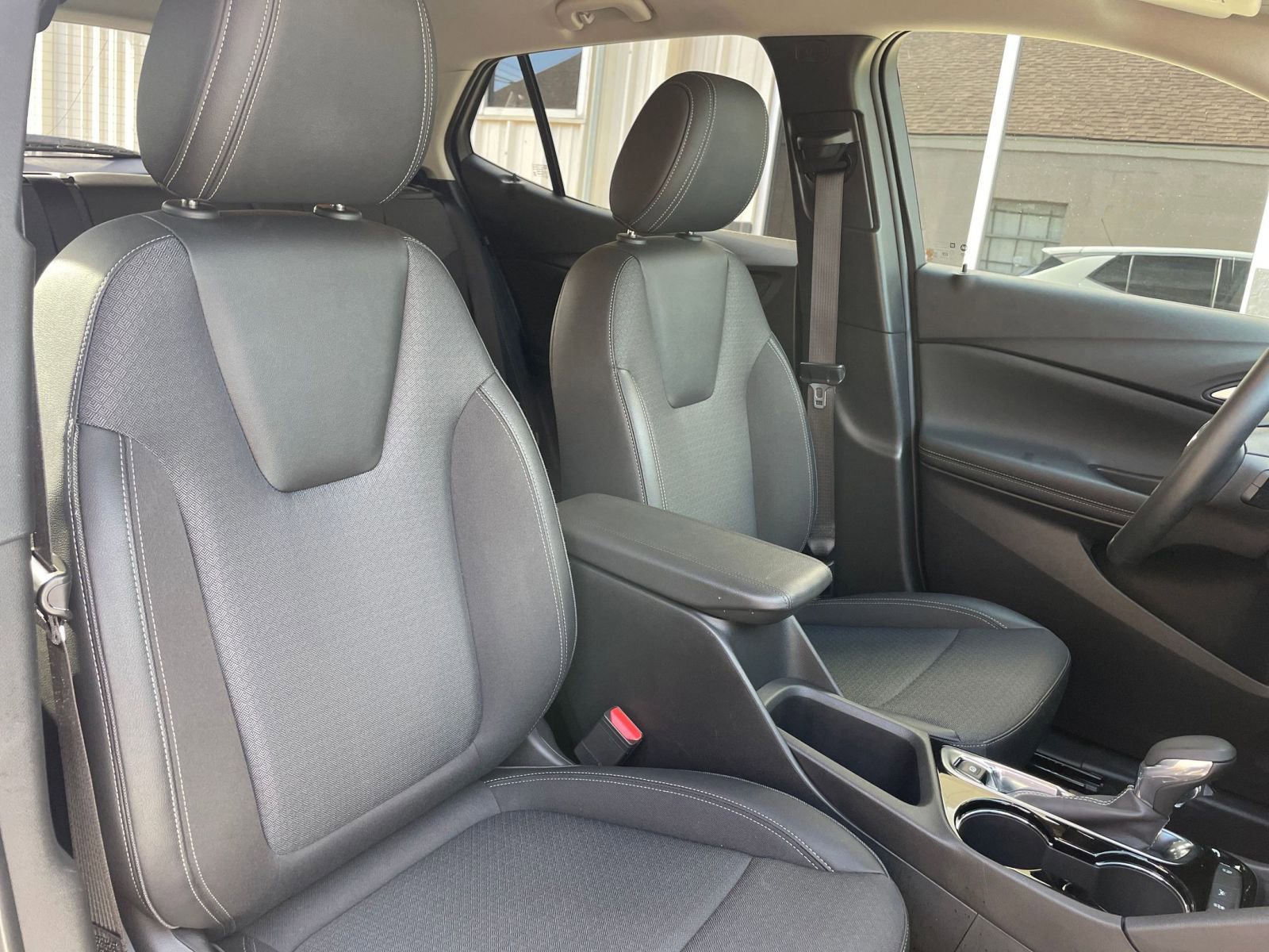 Thumbnail: 2025 Buick Encore GX - 34