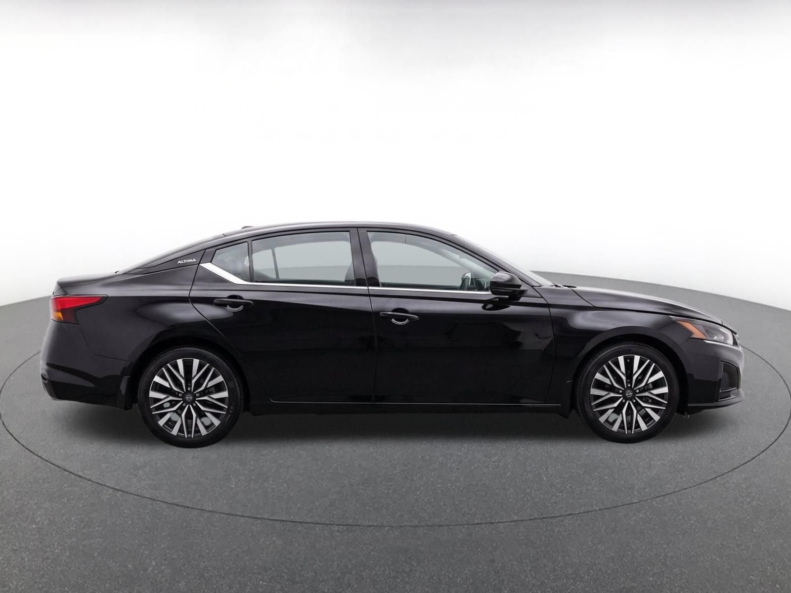 Thumbnail: 2025 Nissan Altima - 8