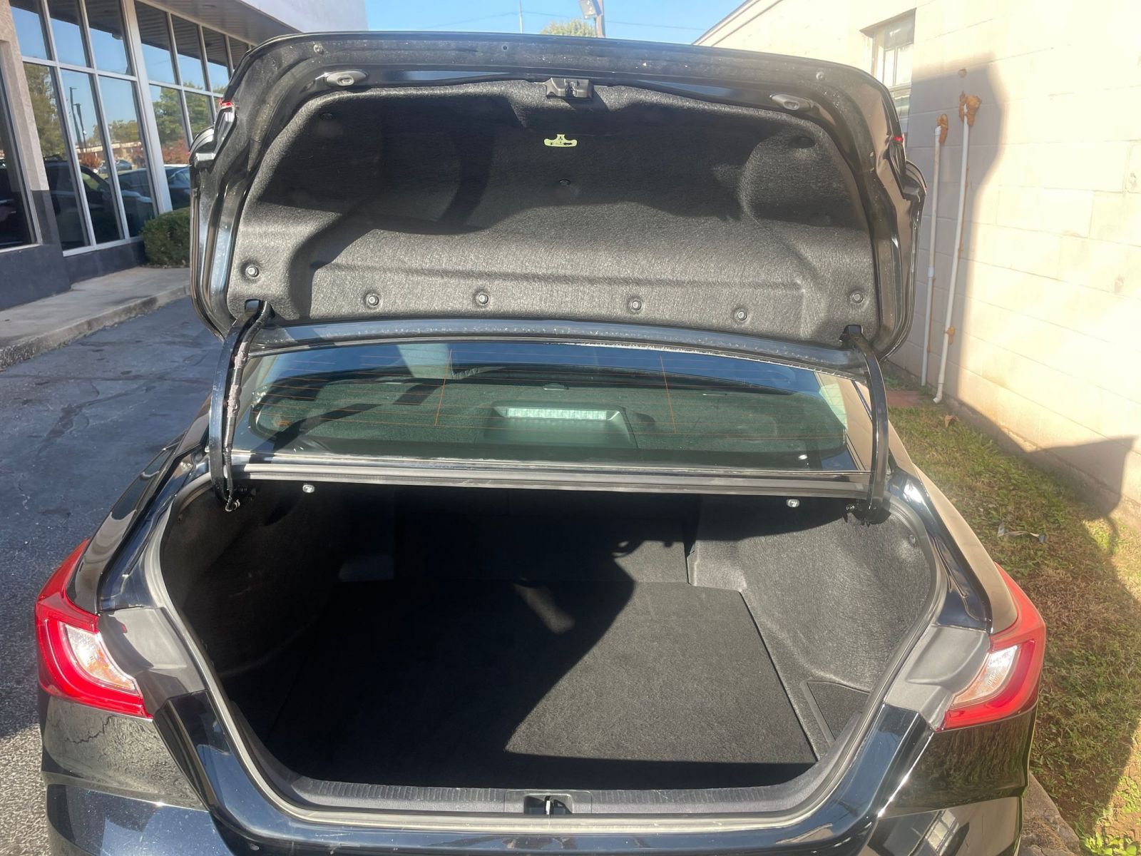 Thumbnail: 2025 Toyota Camry - 30