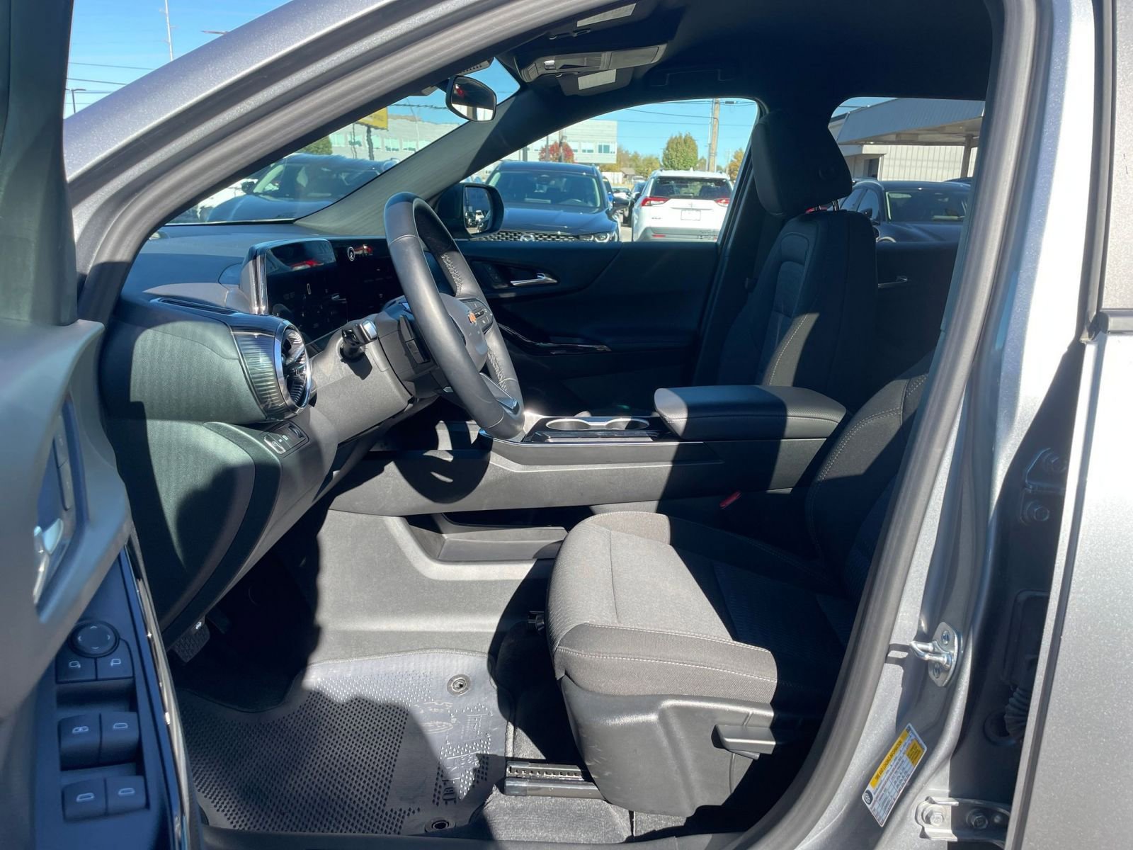 Thumbnail: 2025 Chevrolet Equinox - 25