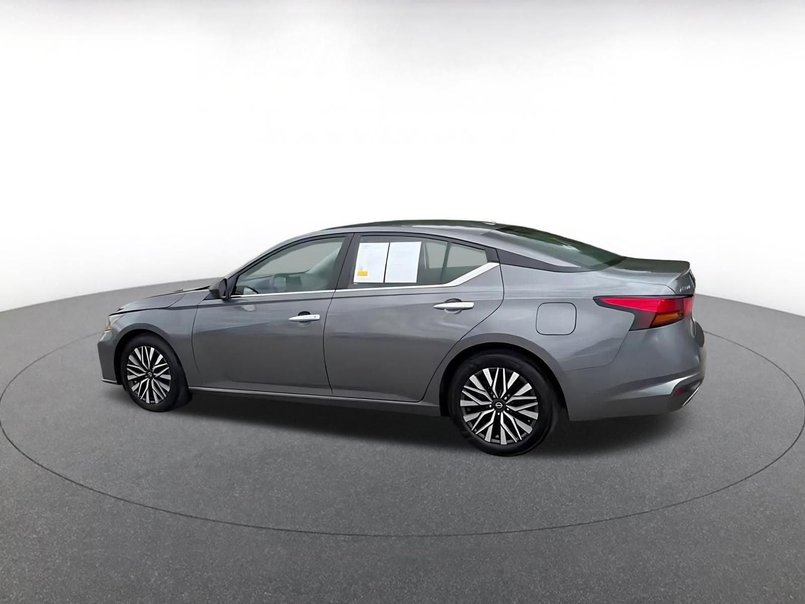 Thumbnail: 2025 Nissan Altima - 10