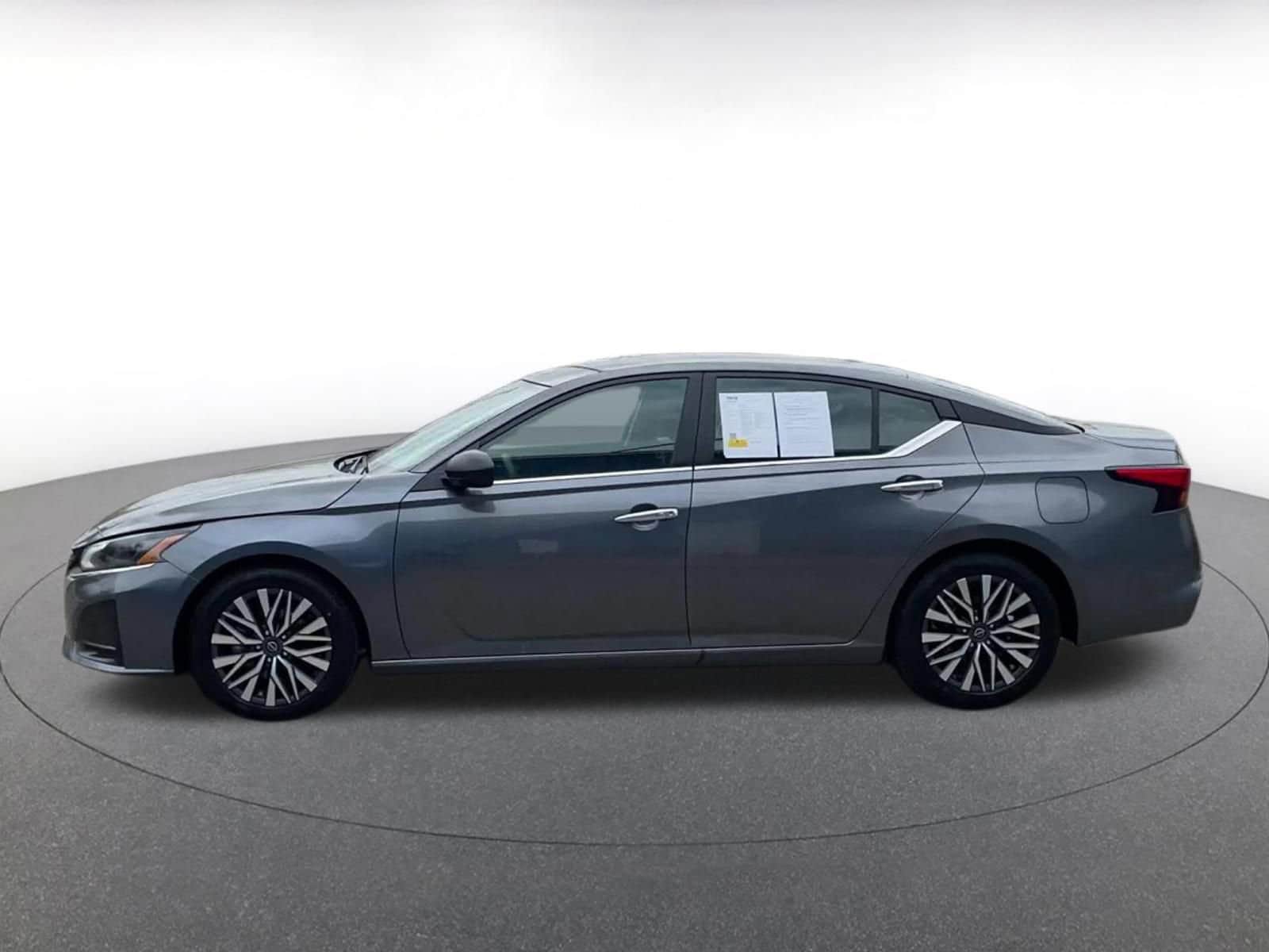 Thumbnail: 2025 Nissan Altima - 9