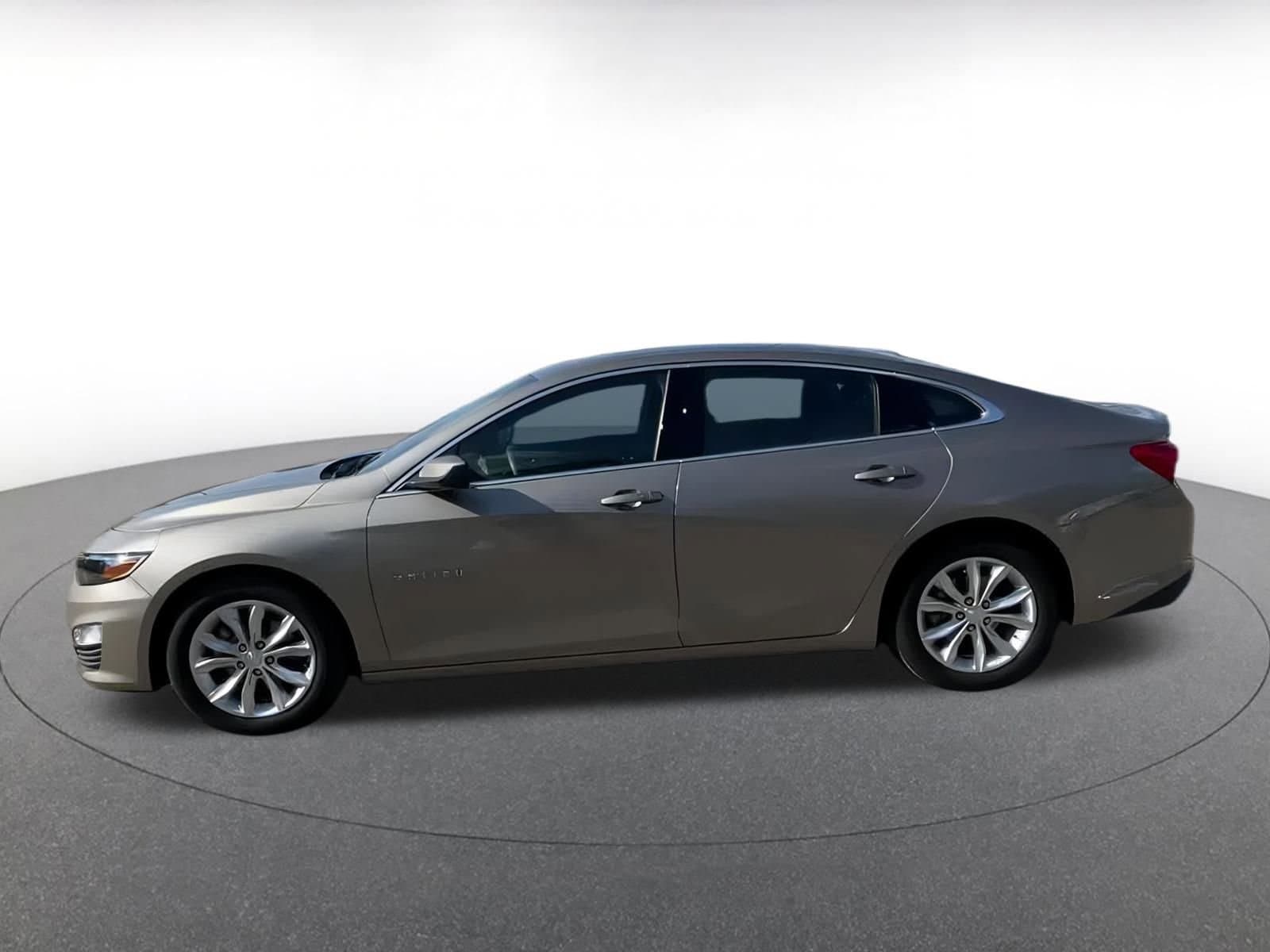 Thumbnail: 2024 Chevrolet Malibu - 9