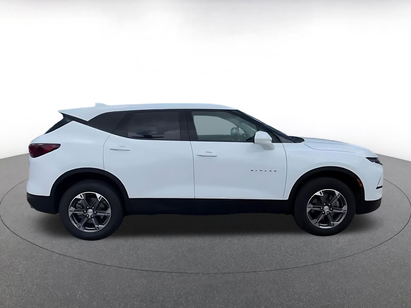 Thumbnail: 2025 Chevrolet Blazer - 16