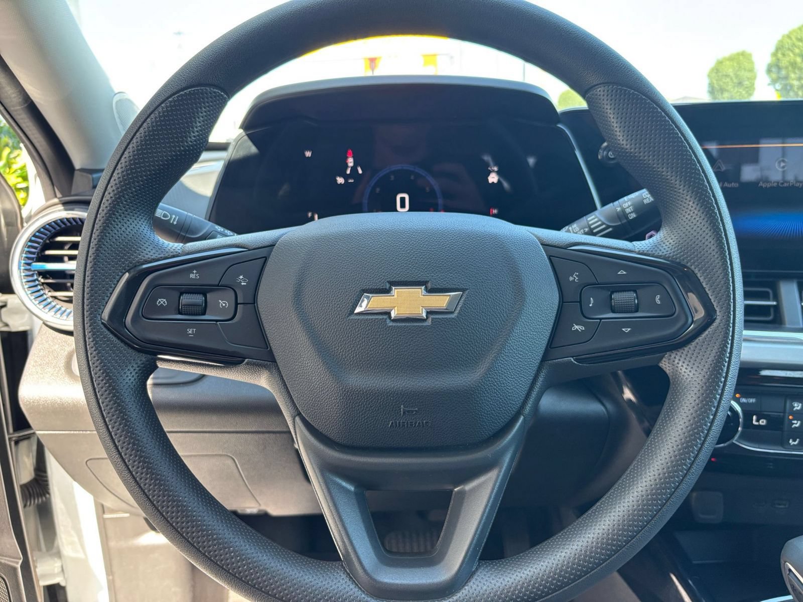 Thumbnail: 2025 Chevrolet Trax - 27