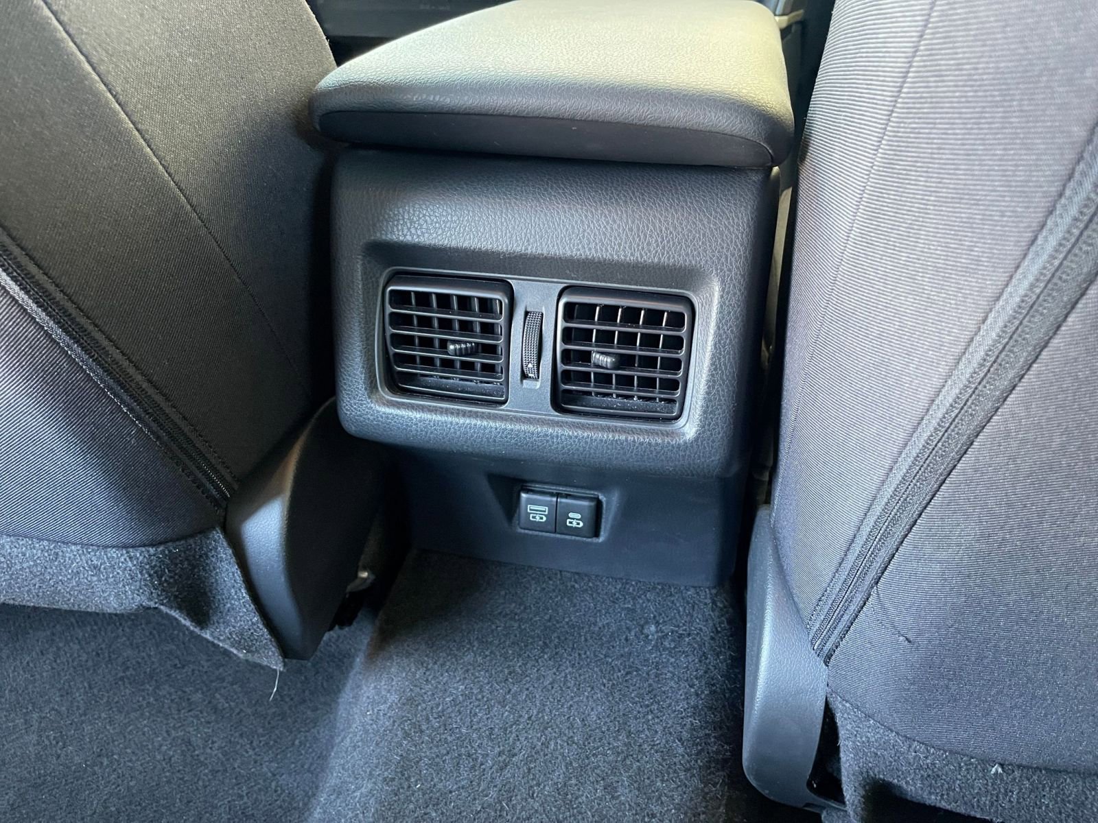 Thumbnail: 2025 Toyota Camry - 23