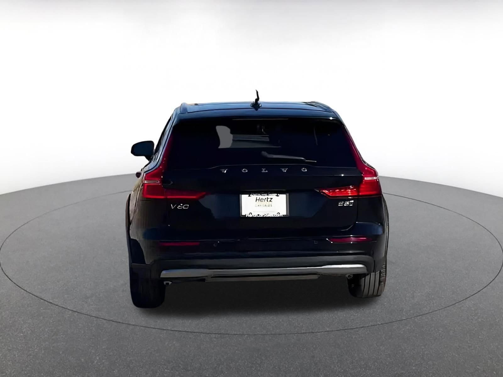 Thumbnail: 2025 Volvo S60 - 12