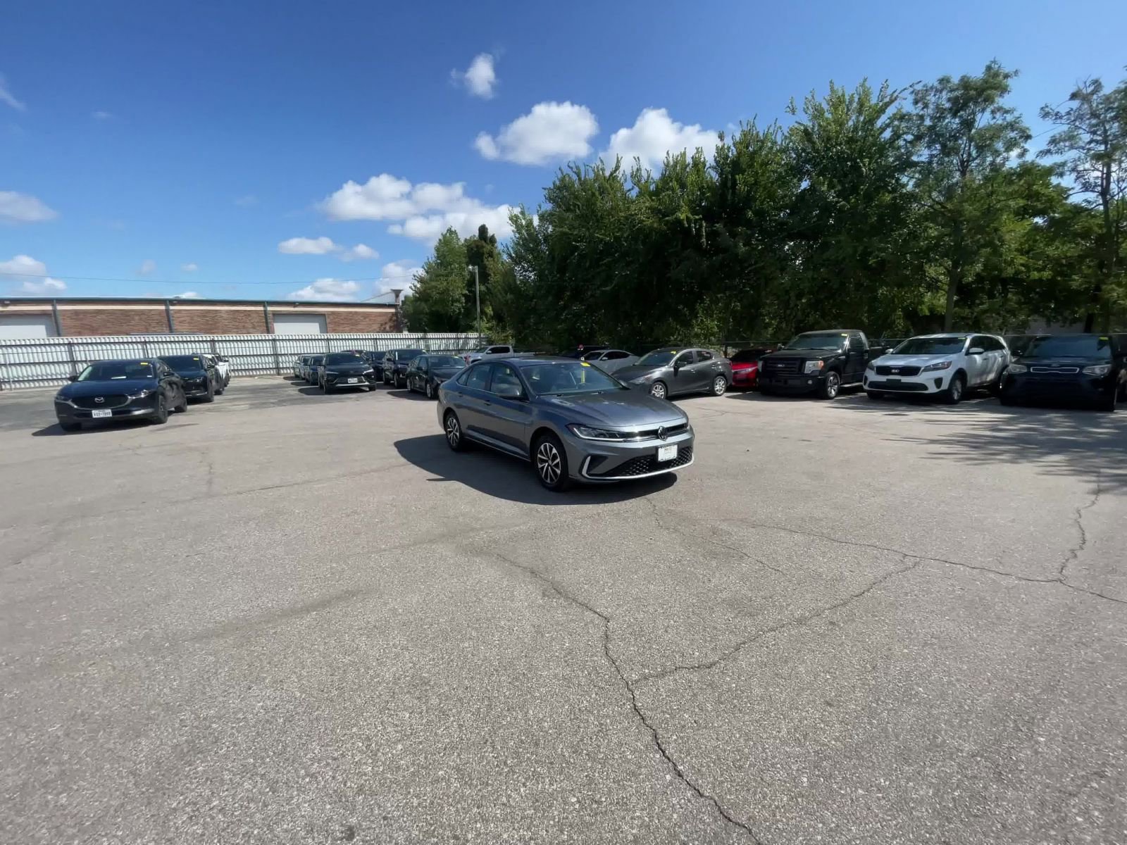 Thumbnail: 2025 Volkswagen Jetta - 16