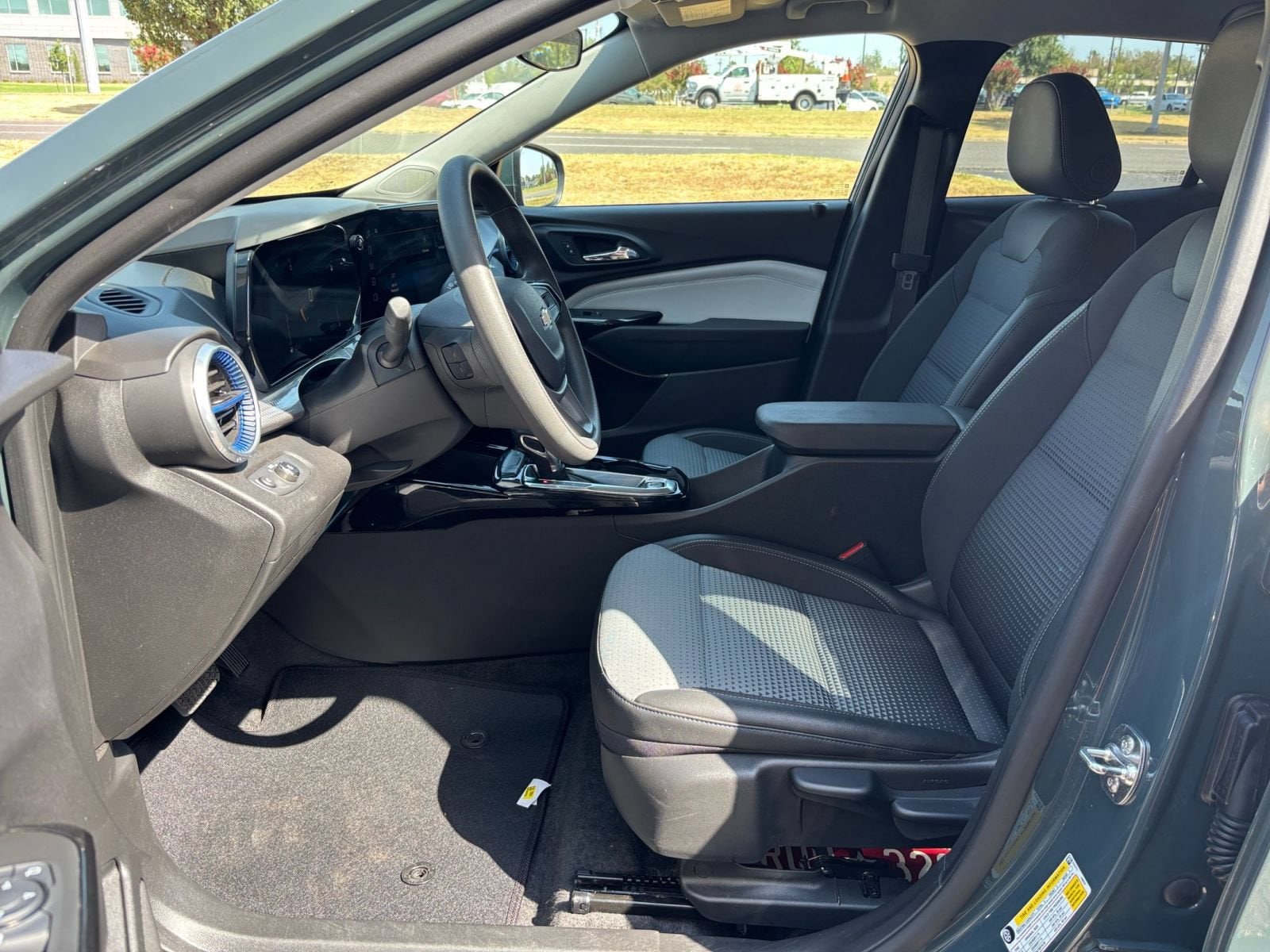 Thumbnail: 2025 Chevrolet Trax - 25