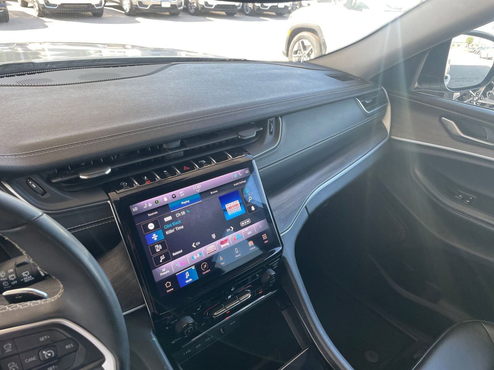 Thumbnail: 2023 Jeep Grand Cherokee - 18