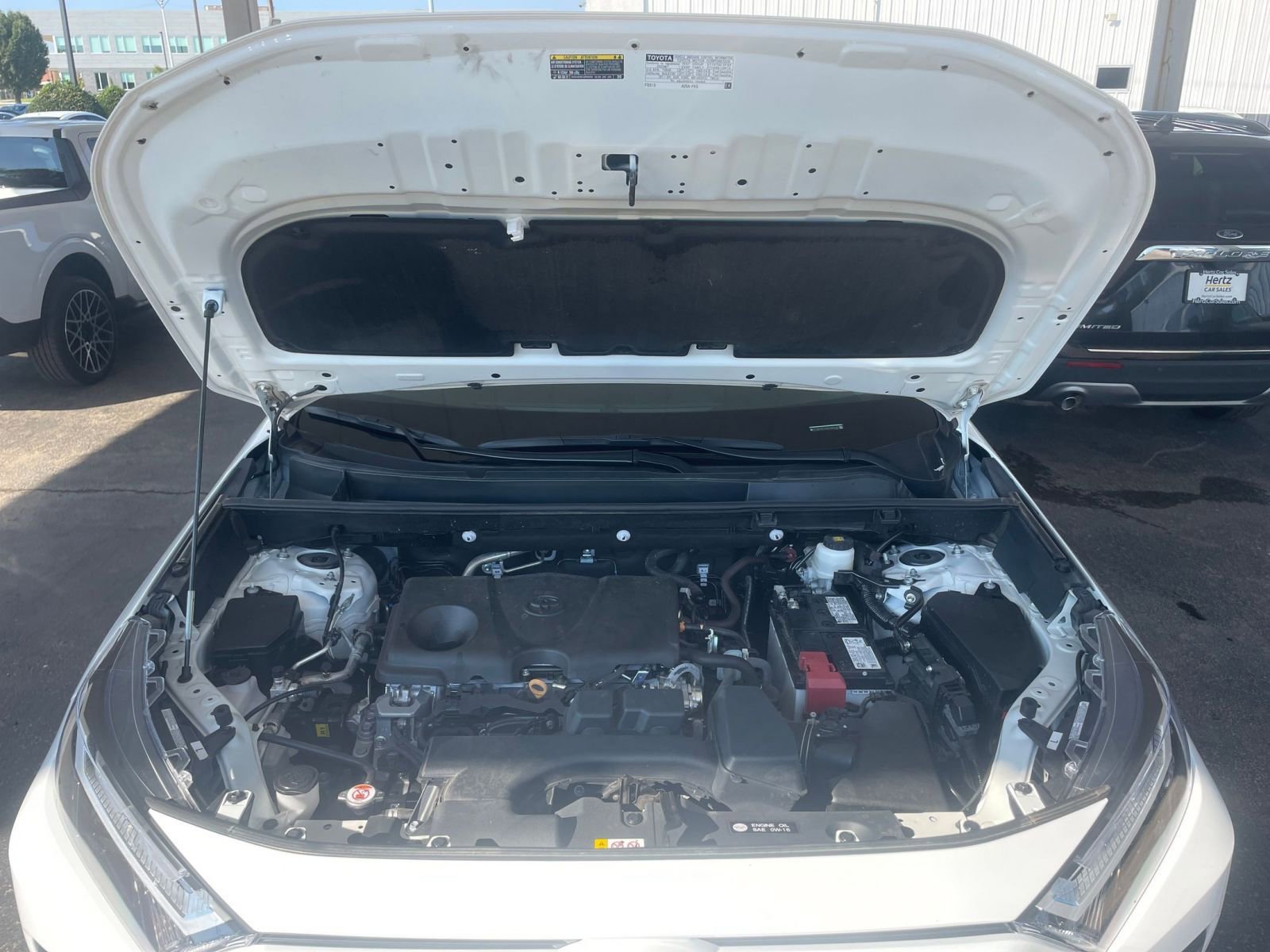 Thumbnail: 2025 Toyota RAV4 - 32