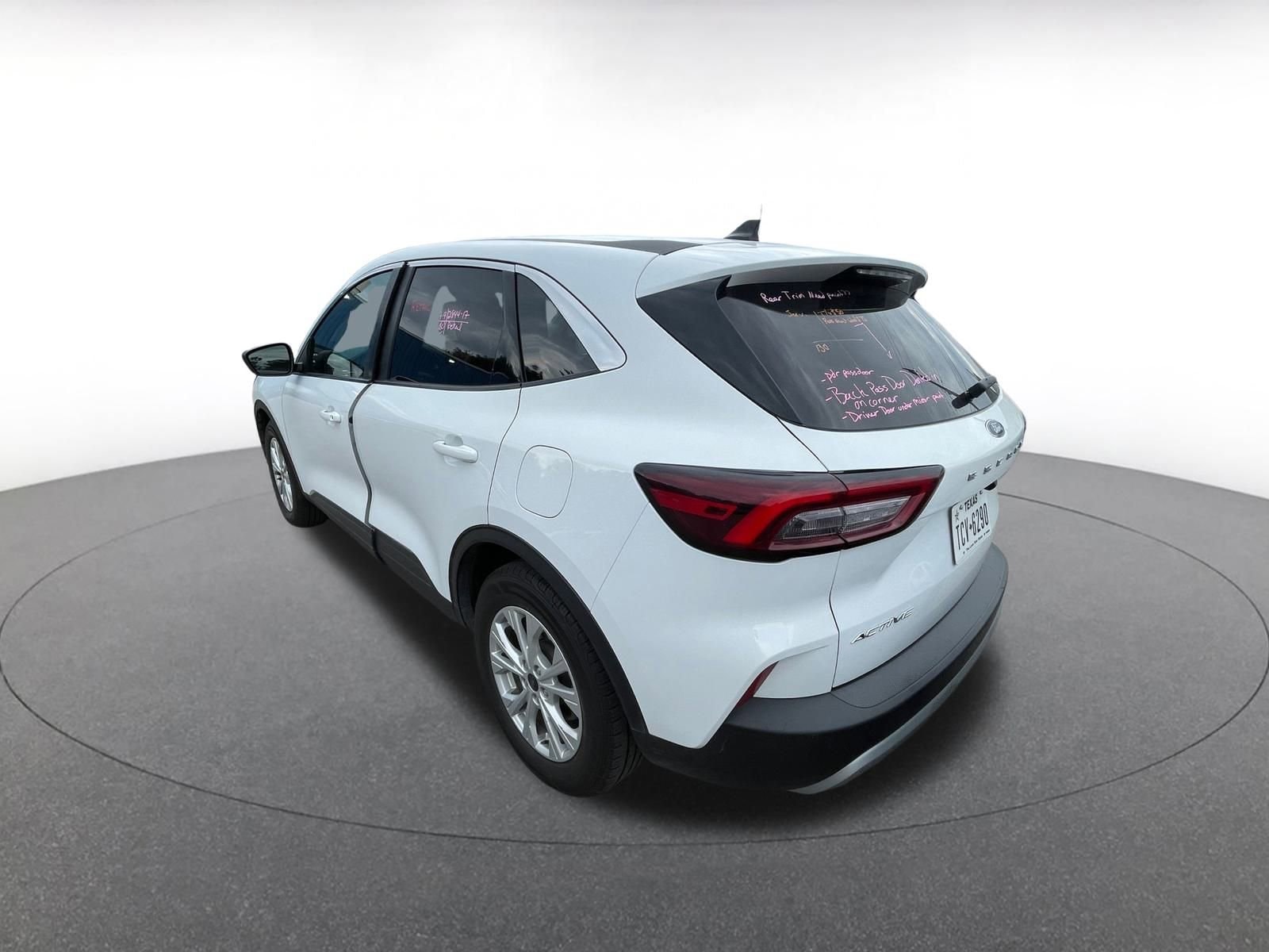Thumbnail: 2023 Ford Escape - 3