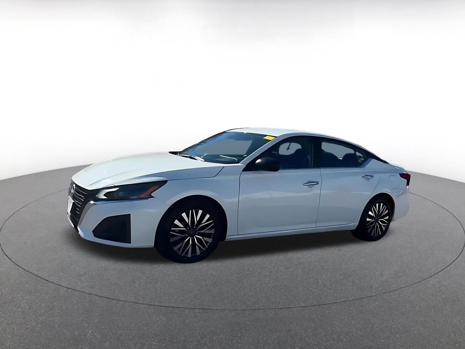 Thumbnail: 2025 Nissan Altima - 8