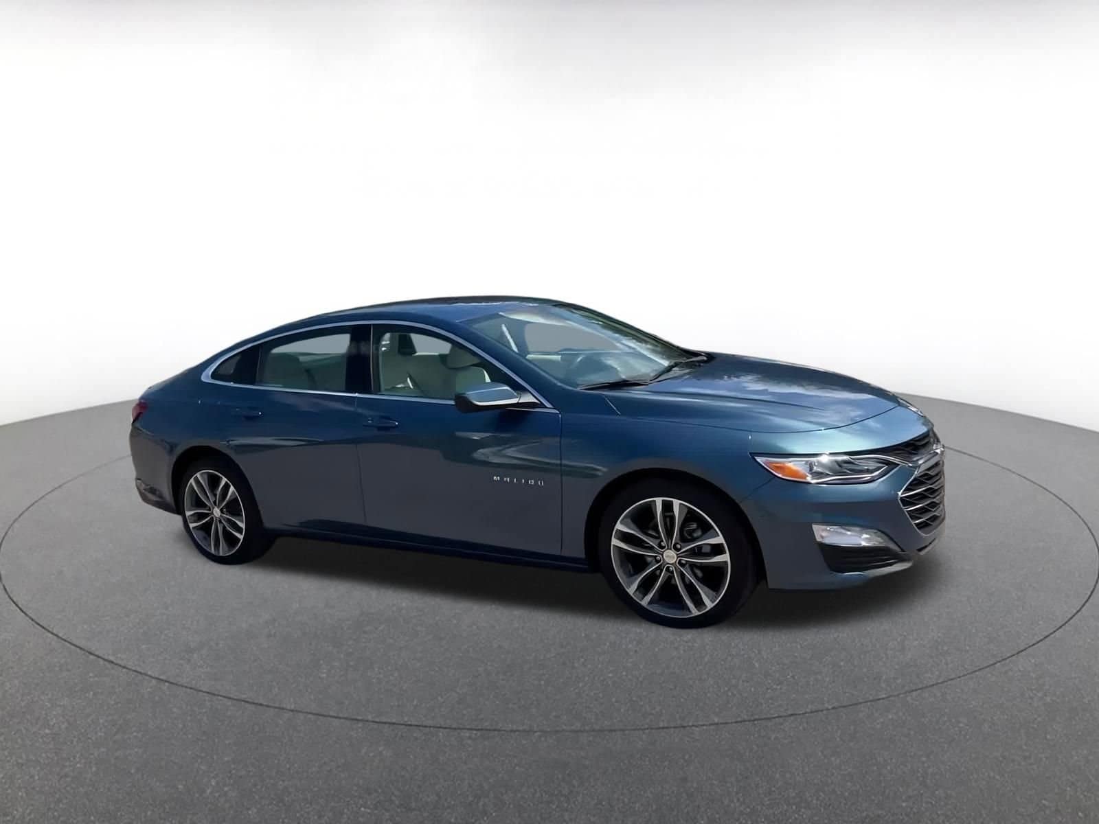Thumbnail: 2024 Chevrolet Malibu - 2