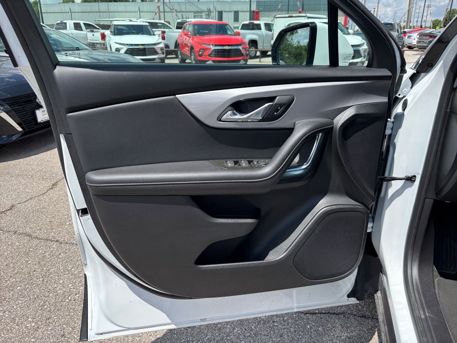 Thumbnail: 2025 Chevrolet Blazer - 18