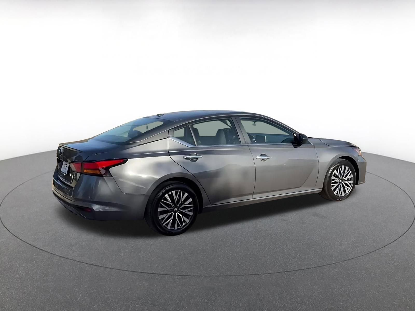 Thumbnail: 2025 Nissan Altima - 15