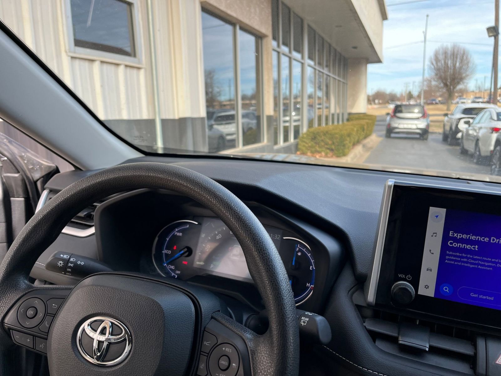 Thumbnail: 2025 Toyota RAV4 - 33