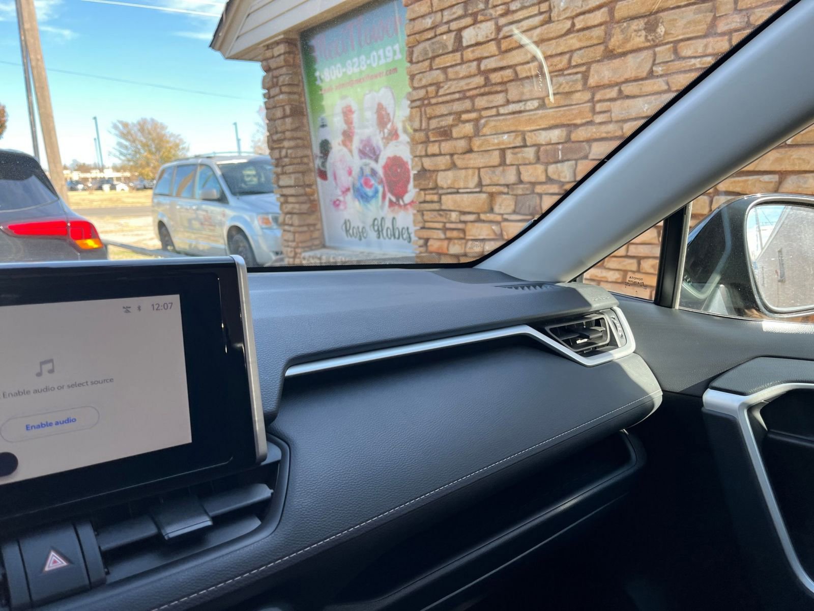 Thumbnail: 2025 Toyota RAV4 - 35