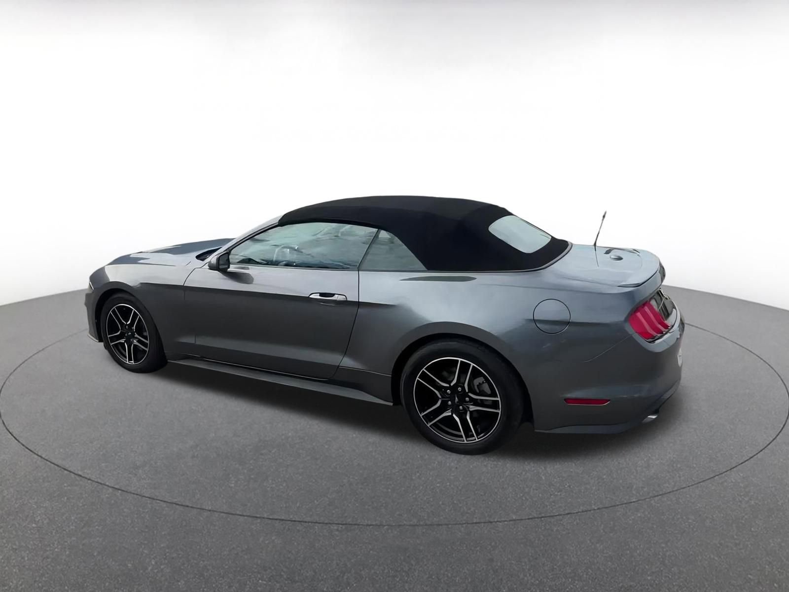 Thumbnail: 2022 Ford Mustang - 7