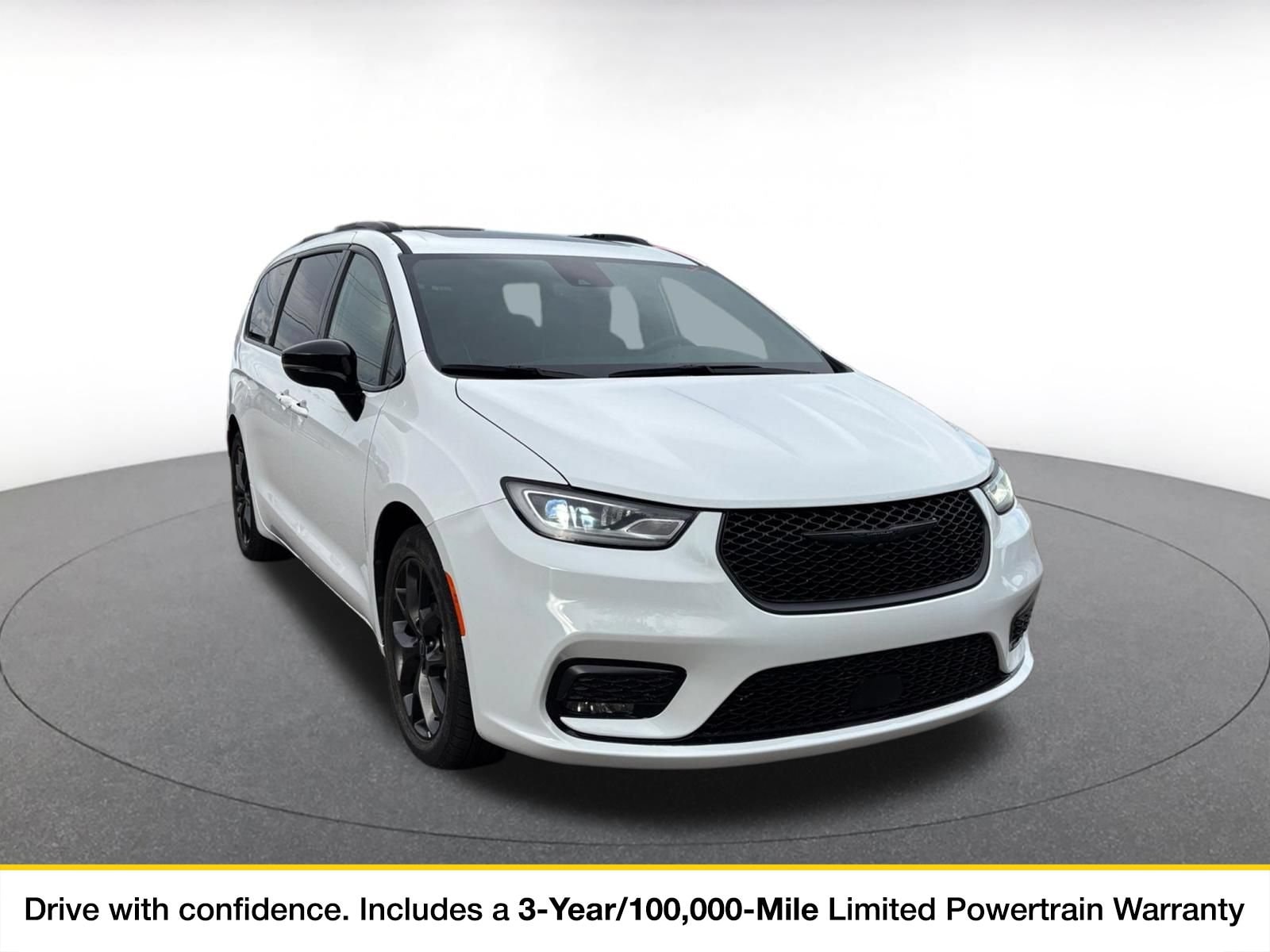 Thumbnail: 2025 Chrysler Pacifica - 1