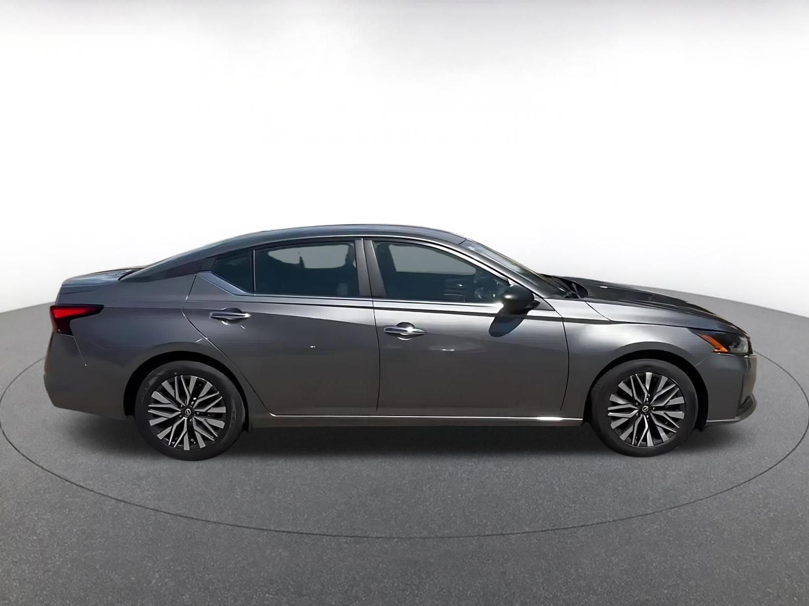 Thumbnail: 2025 Nissan Altima - 16