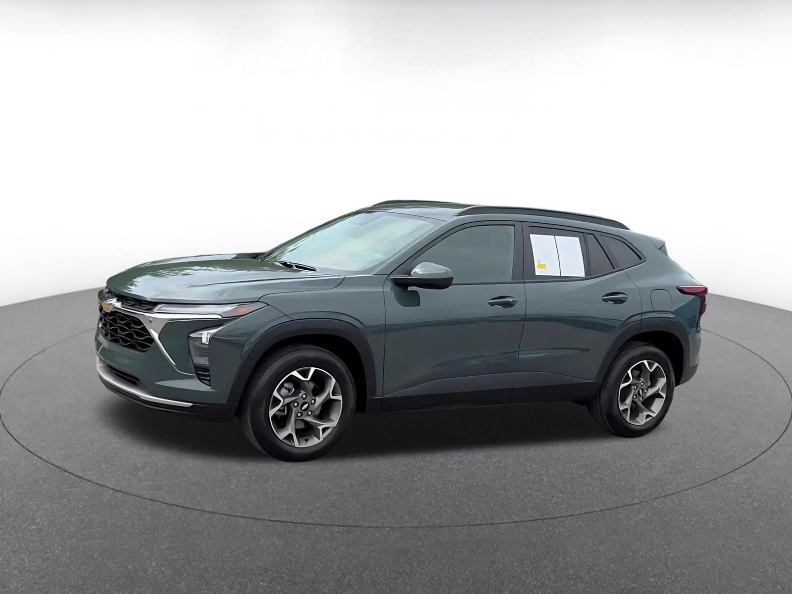 Thumbnail: 2025 Chevrolet Trax - 8