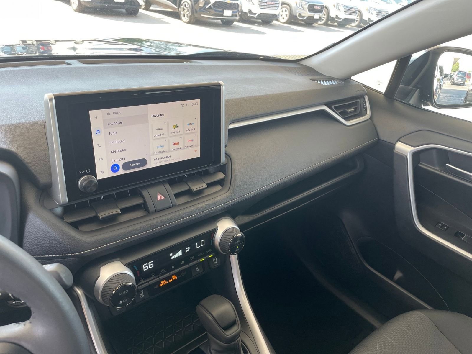 Thumbnail: 2025 Toyota RAV4 - 18