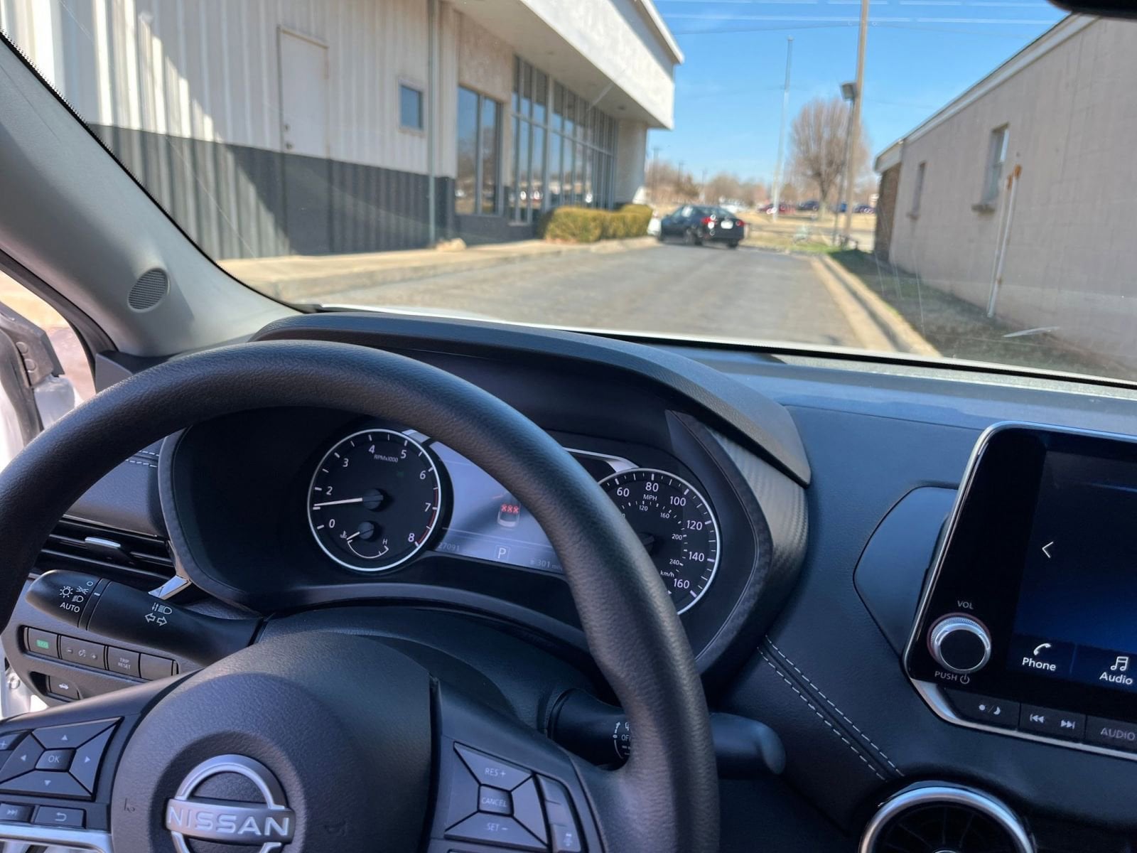 Thumbnail: 2025 Nissan Sentra - 32