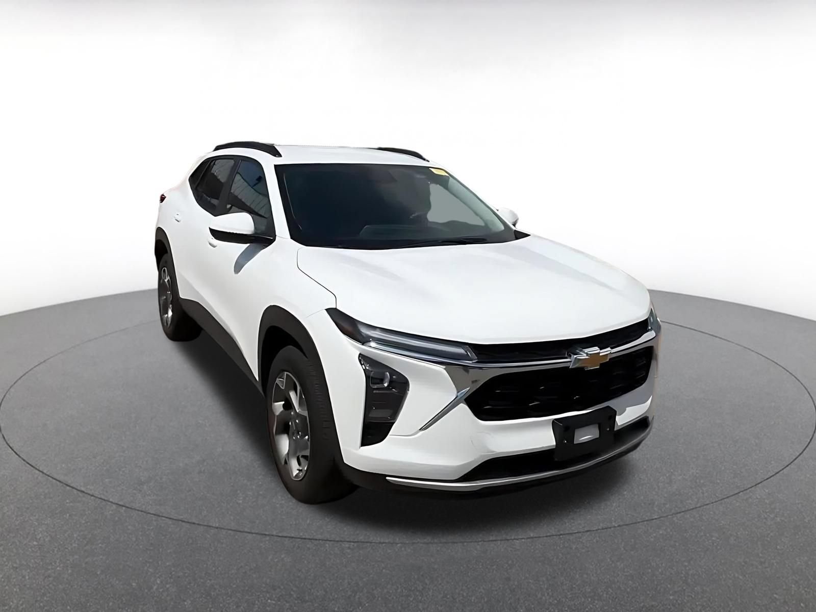 Thumbnail: 2025 Chevrolet Trax - 3