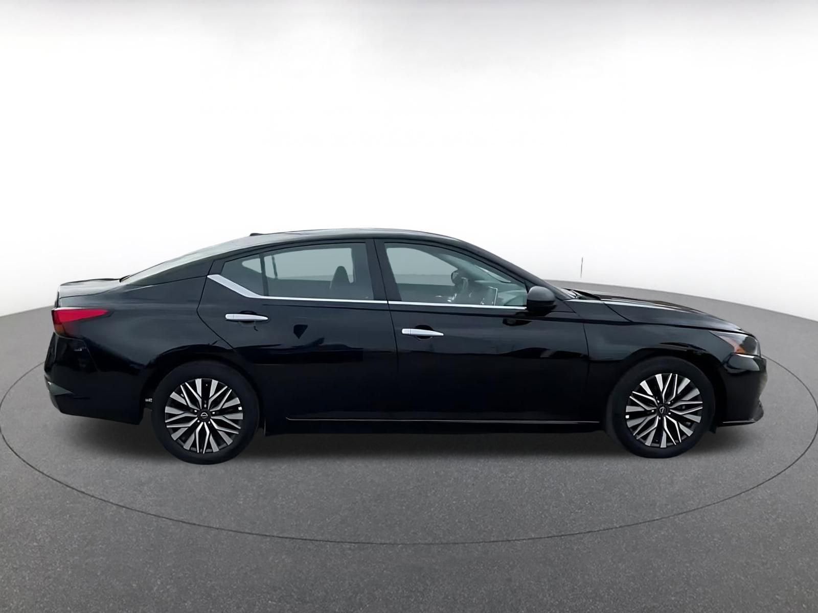 Thumbnail: 2025 Nissan Altima - 16