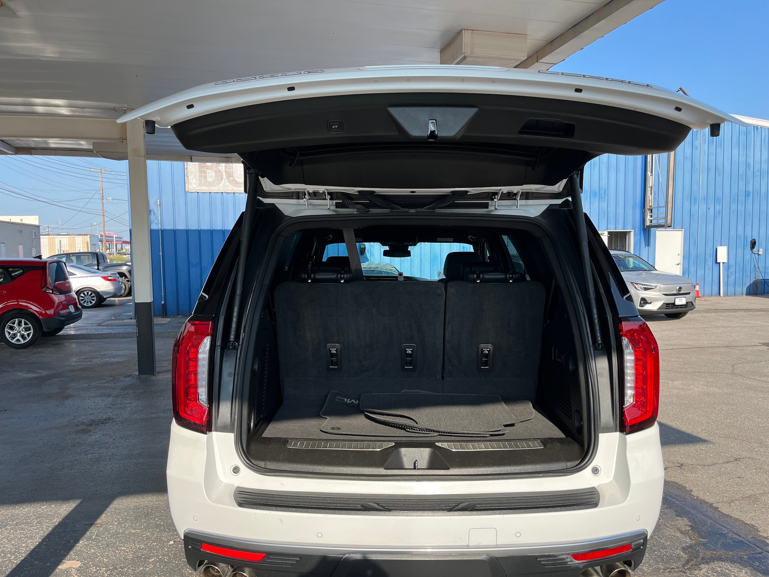 2023 GMC Yukon Denali 31