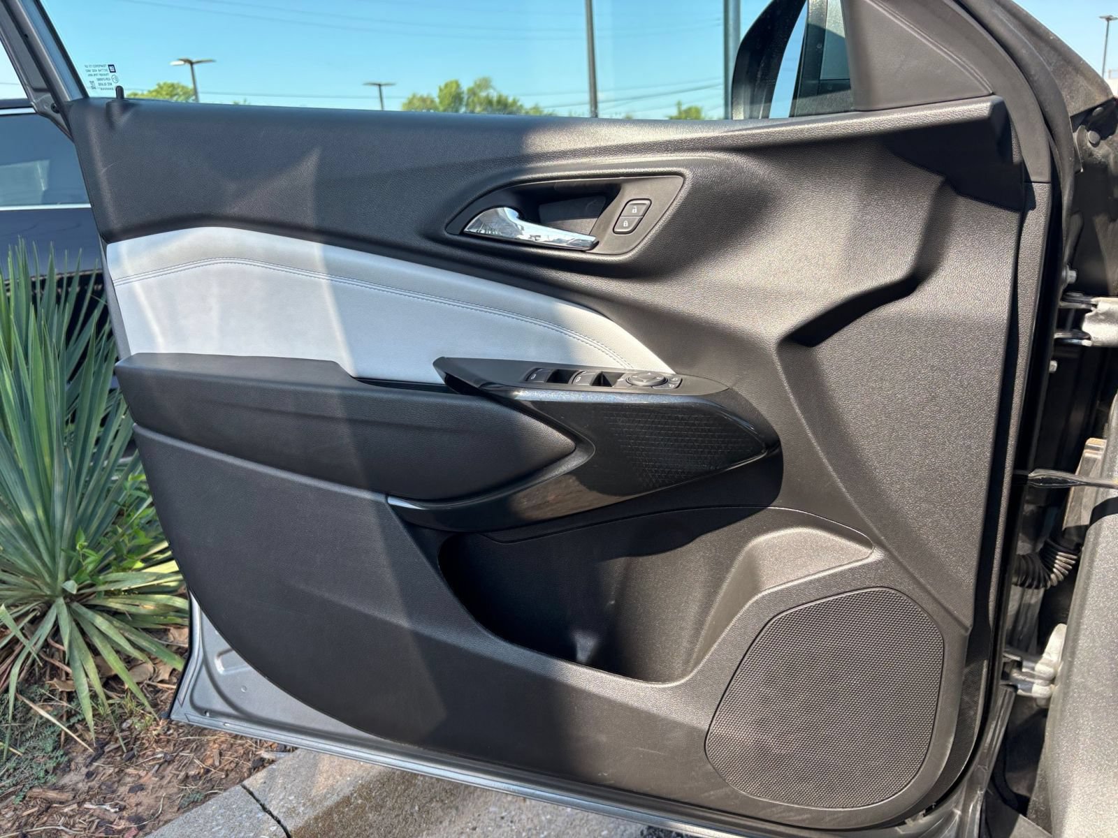 Thumbnail: 2025 Chevrolet Trax - 18