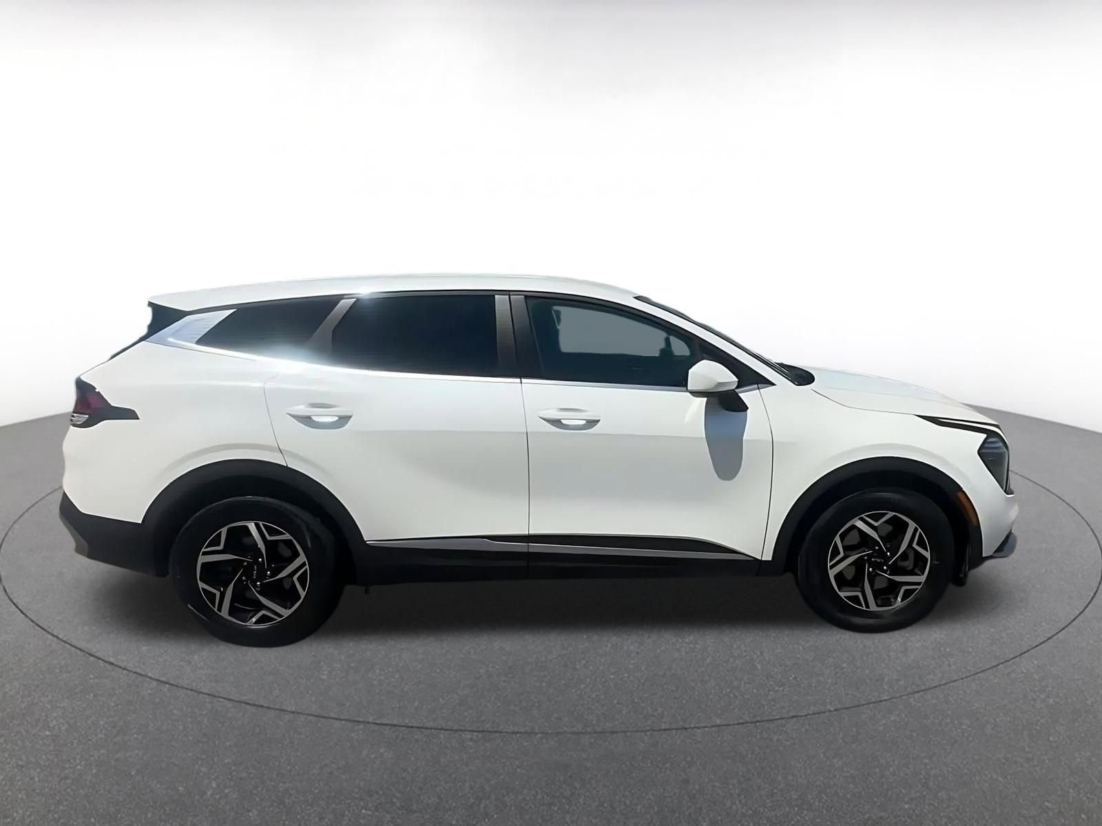 Thumbnail: 2024 Kia Sportage - 16
