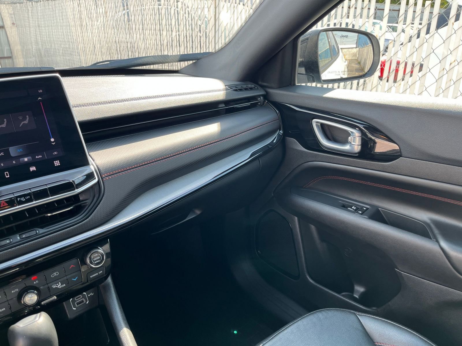 Thumbnail: 2025 Jeep Compass - 34