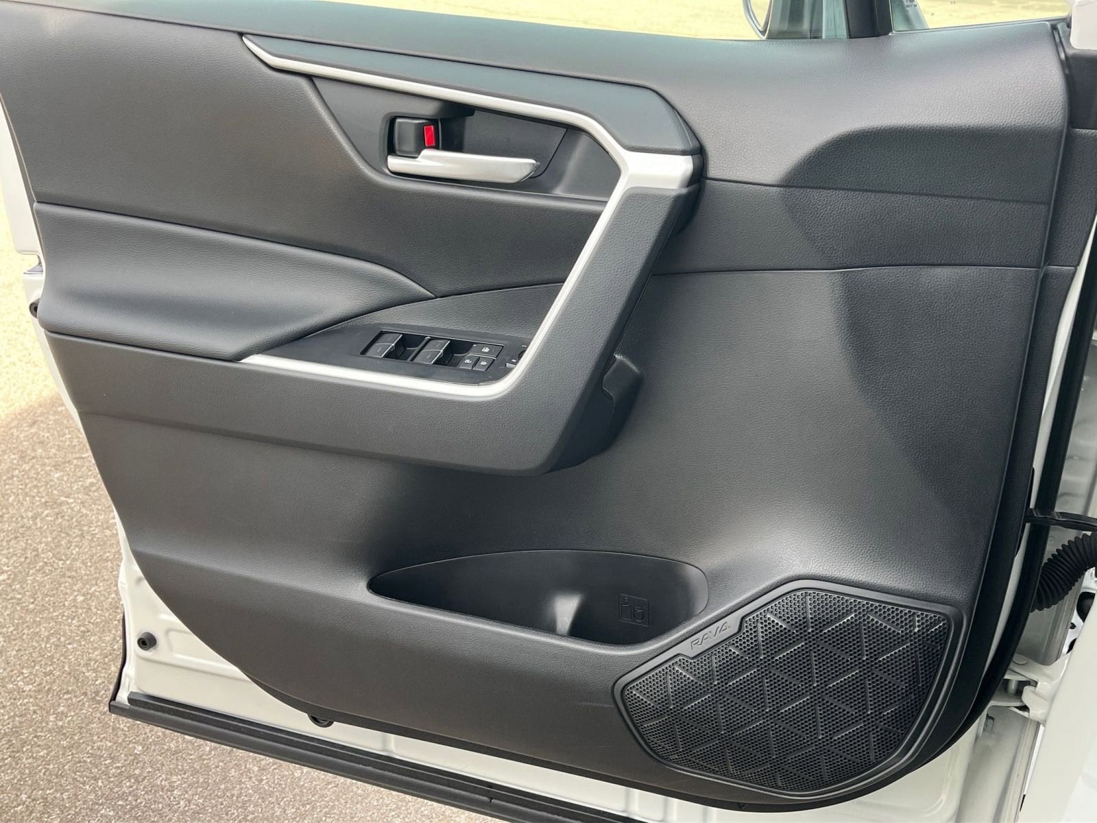 Thumbnail: 2025 Toyota RAV4 - 20