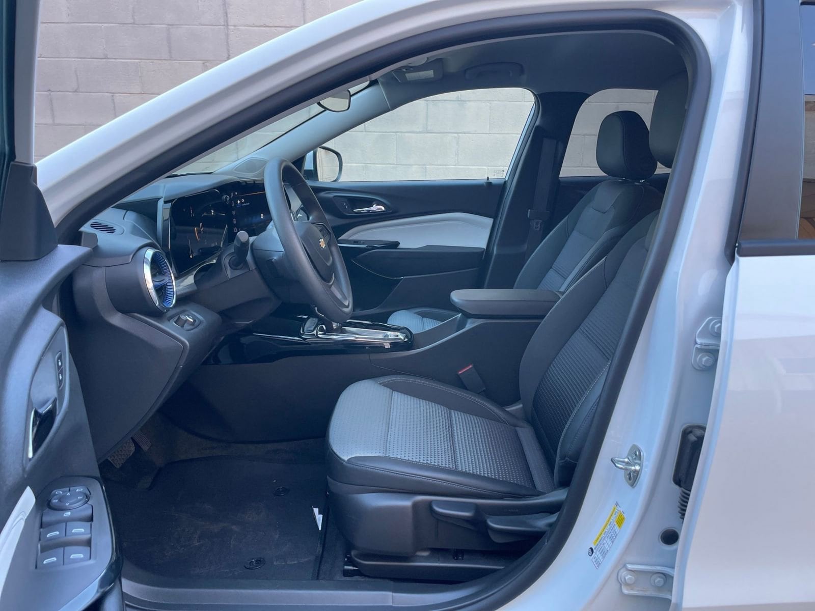 Thumbnail: 2025 Chevrolet Trax - 25