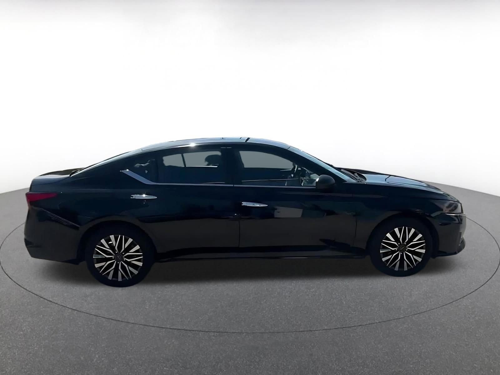 Thumbnail: 2025 Nissan Altima - 16