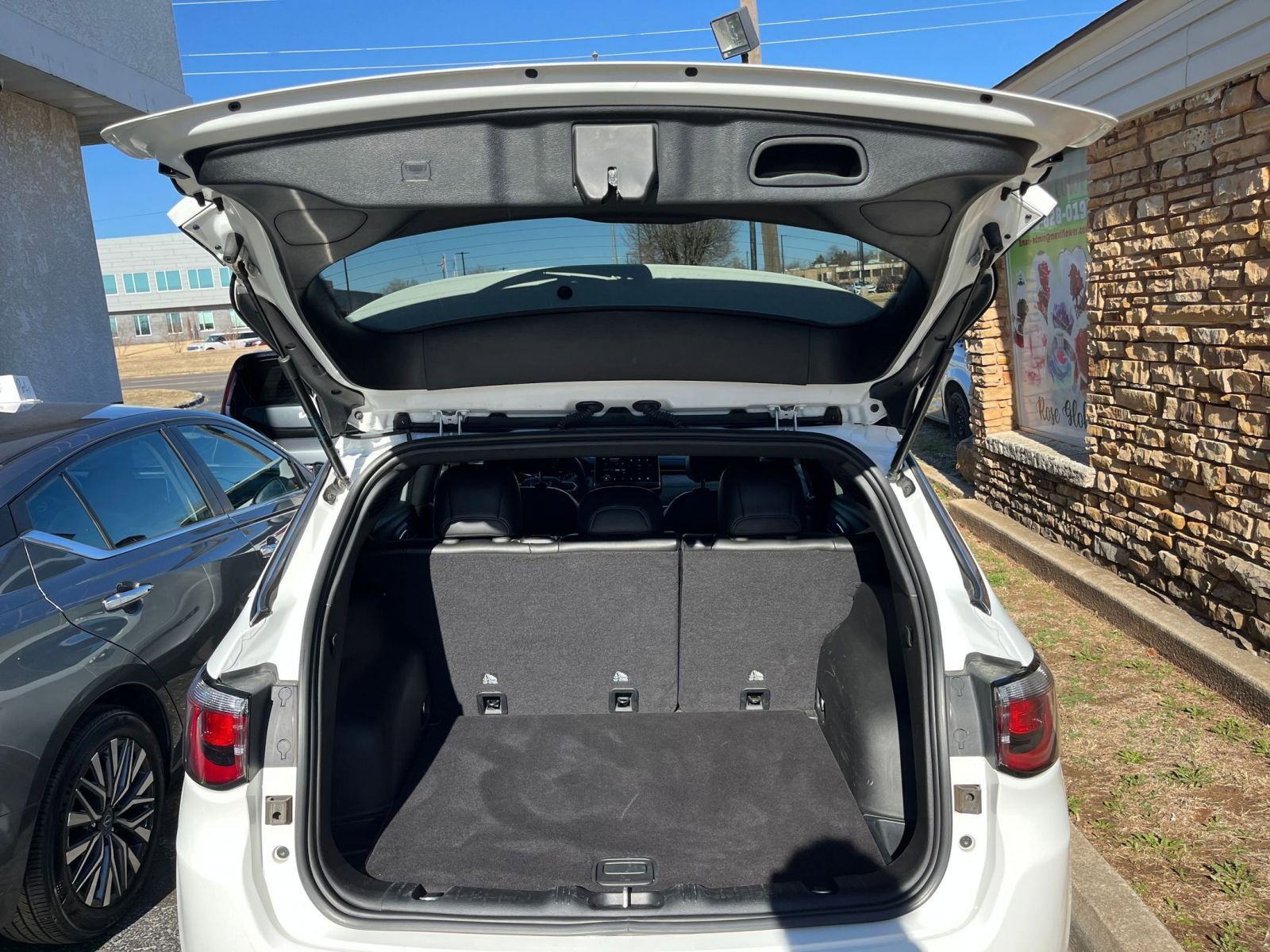 Thumbnail: 2023 Jeep Compass - 30